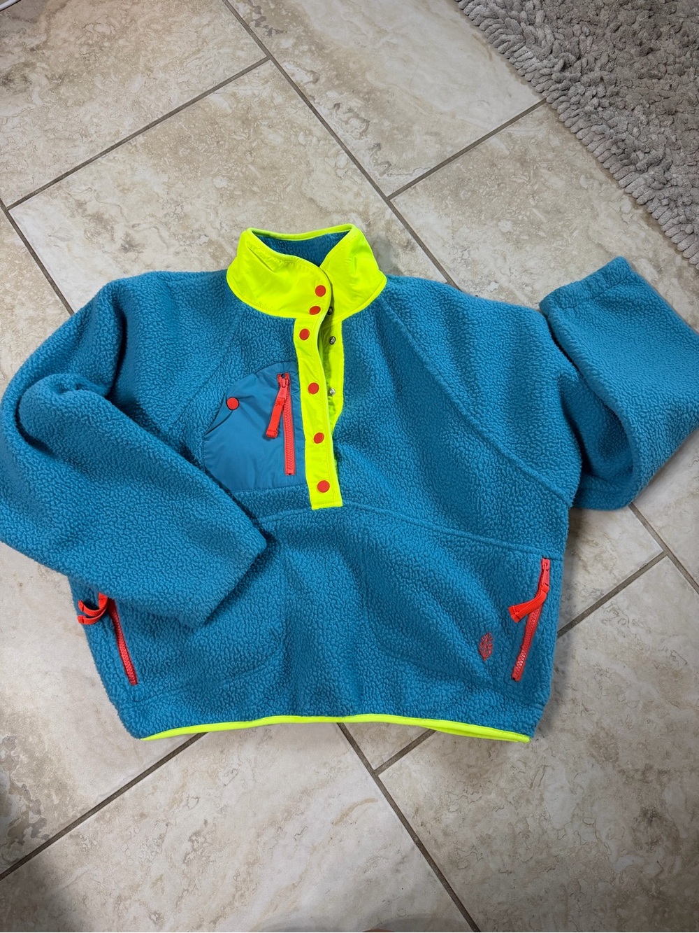 Hit the slopes color block fleece pull over